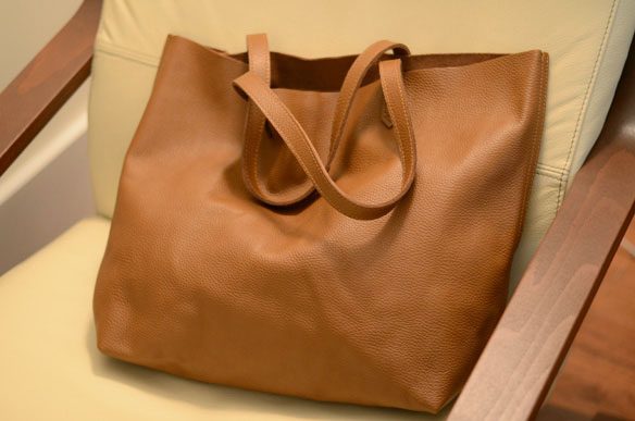 Cuyana Leather Tote