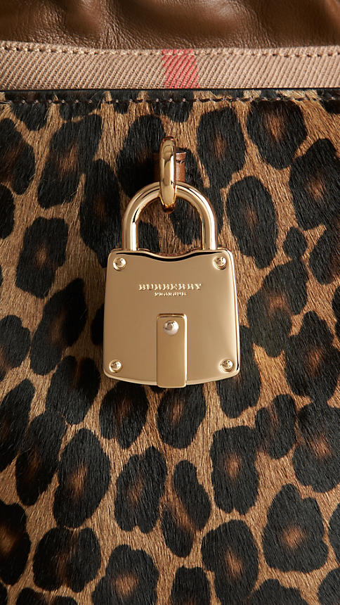 burberry the little crush in animal print and house check